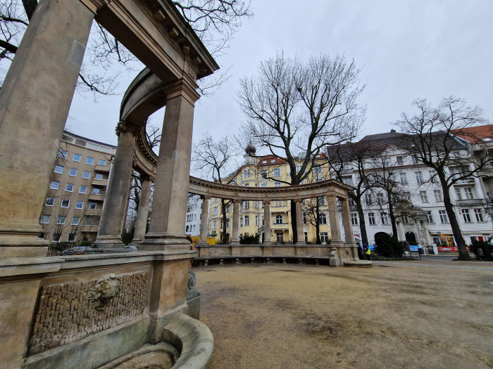 Beim Galaxy S22+ verwendet Samsung die gleiche Superweitwinkelkamera wie beim Ultra-Modell. (Bild: Tobias Költzsch/Golem.de)